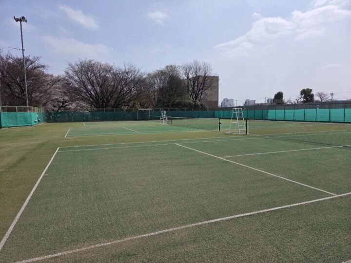 雷塚公園庭球場